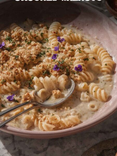 Pasta With Creamy Crushed Walnuts